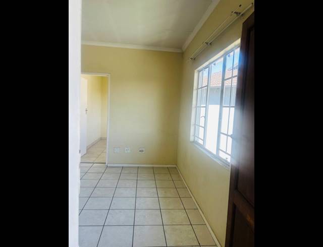 2 BEDROOM APARTMENT FOR SALE IN SHARONLEA